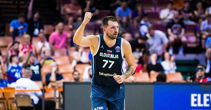 kaiyun体育东契奇连续三场比赛得分超过领先优势明显，美国队不断突破！再创辉煌时刻的简单介绍