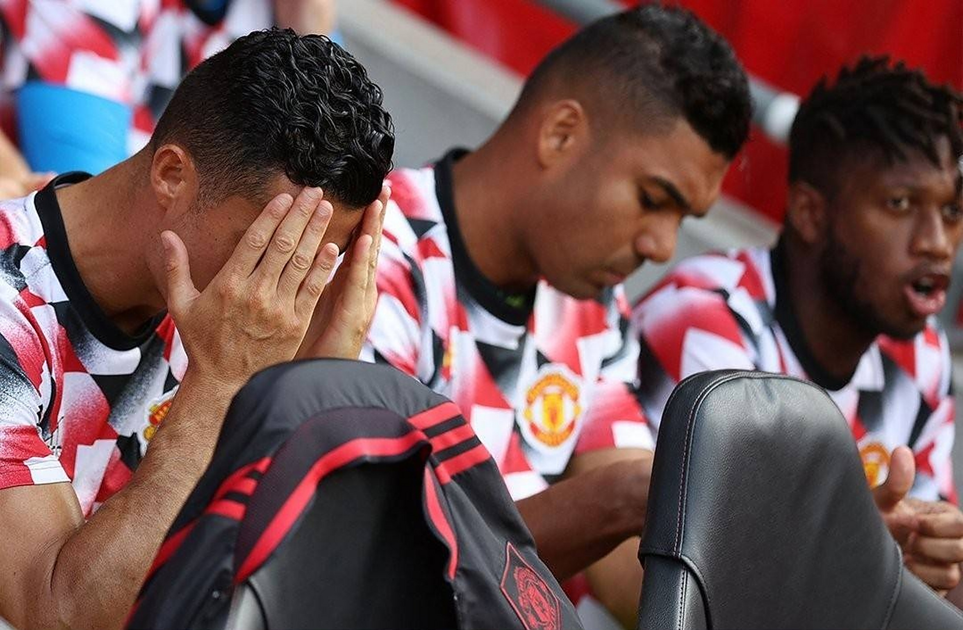 开云app下载 C罗在切尔西比赛中赛况扑朔迷离，连败引发热议！