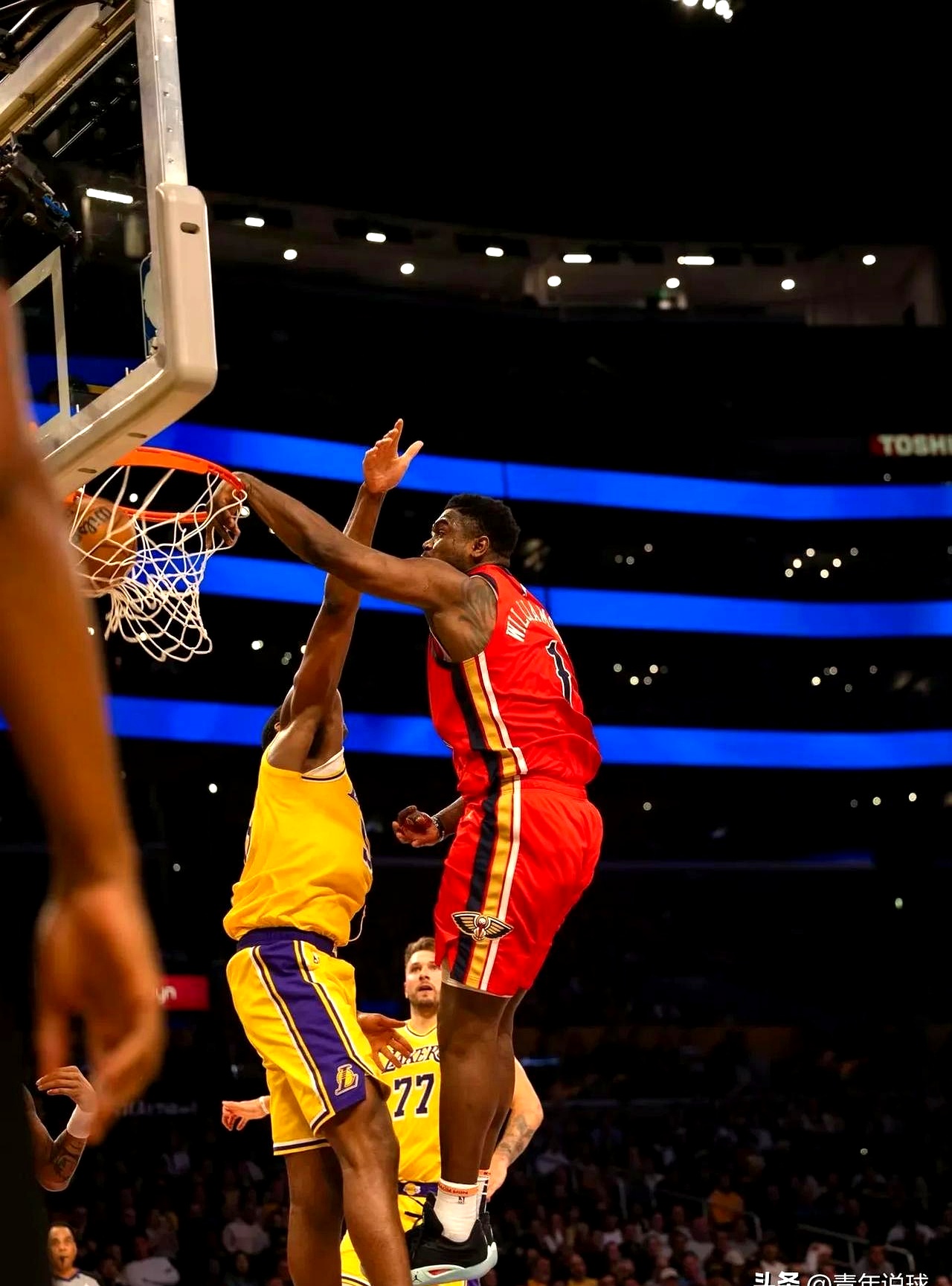 开云登录入口包含里程碑夜芝加哥公牛篮板制胜；NBA季后赛转会期刷纪录；气氛紧张；临场指挥获称赞的词条