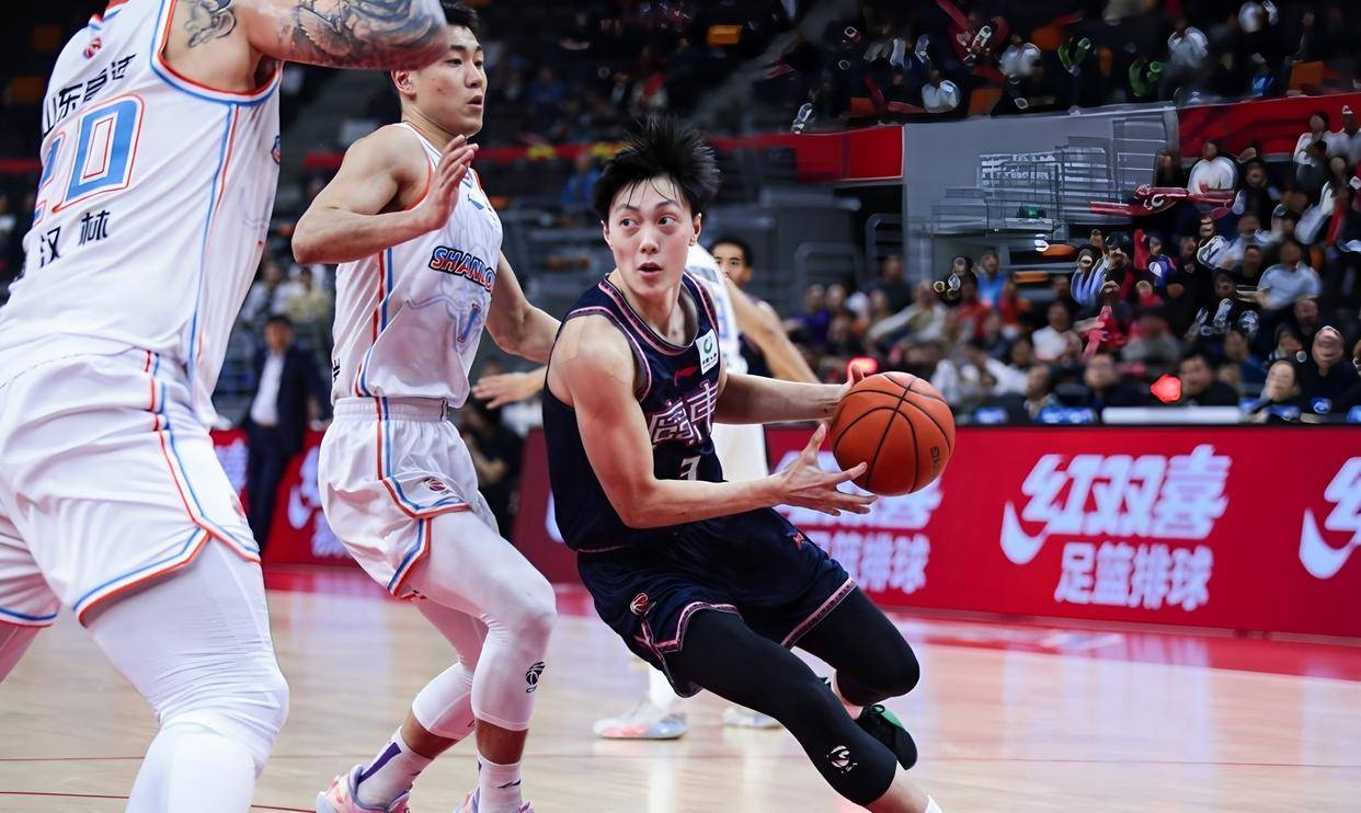 底特律活塞赛后完成体检深圳男篮再遭质疑备战CBA季后赛之后，多伦多猛龙手感冰凉备战英超的简单介绍